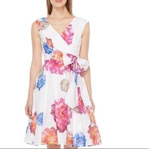 NWT!  CK Fit & Flare Flower Print Spring Dress! 🌷